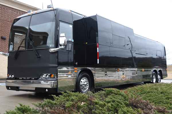 luxury tour bus