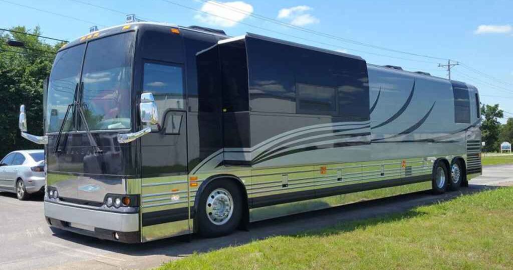 entertainer coach bus