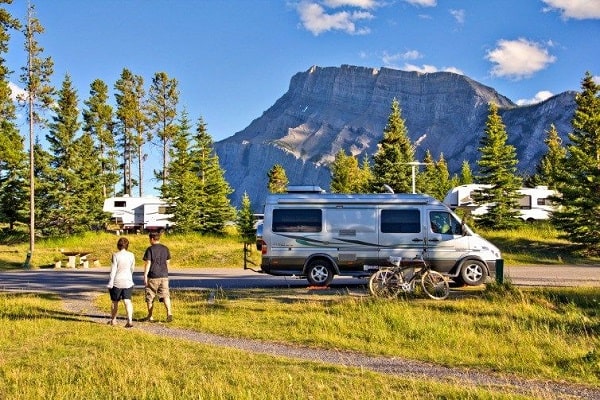 Exploring National Parks with Mini Bus Rental