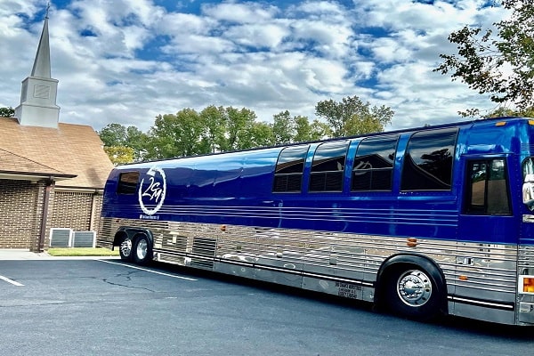 entertainer tour bus rental